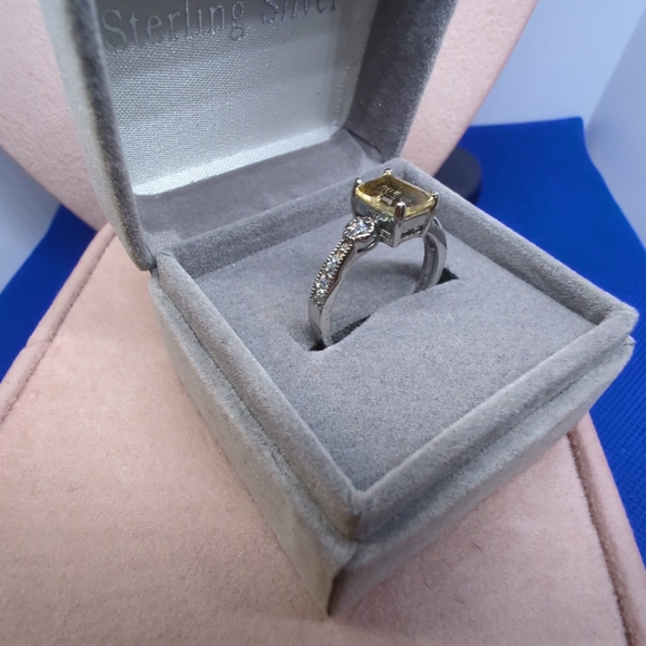 Sterling Silver 92.5 SZ. 8 Rectangle💛Citrine Stone Ring w/Rhinestones - Picture 7 of 16